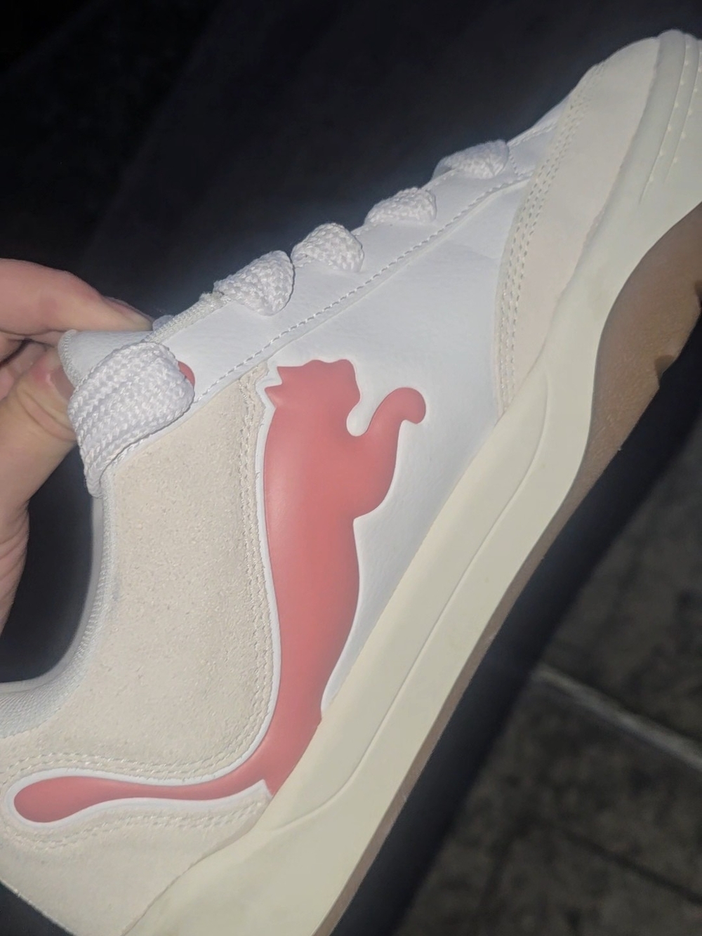 Puma White Cream Sneakers with Coral Puma Logo 10mnz Great Cond.